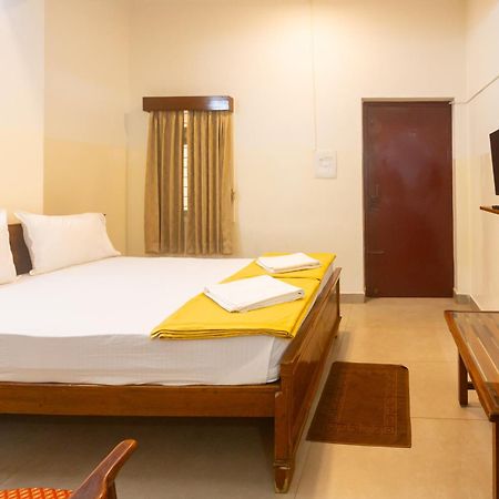 Sri Ramakrishna Hotel Bangalore Luaran gambar