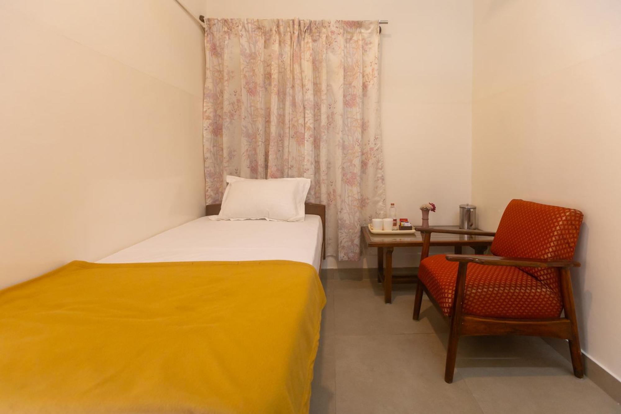 Sri Ramakrishna Hotel Bangalore Luaran gambar