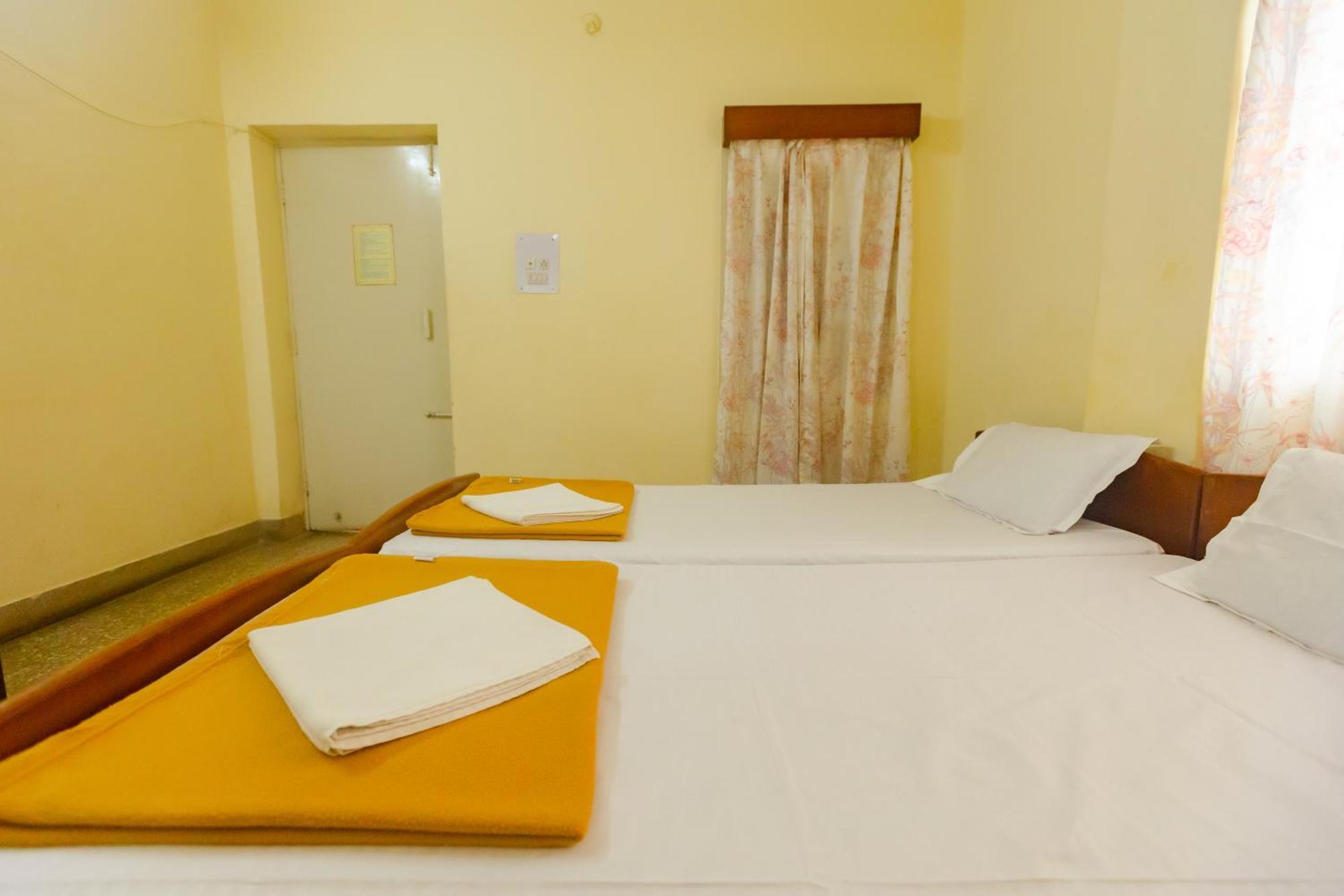 Sri Ramakrishna Hotel Bangalore Luaran gambar
